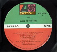 Yes - Close To The Edge [LP] | Atlantic - KSD 19133 | Canada, 1977 | NM/VG+
